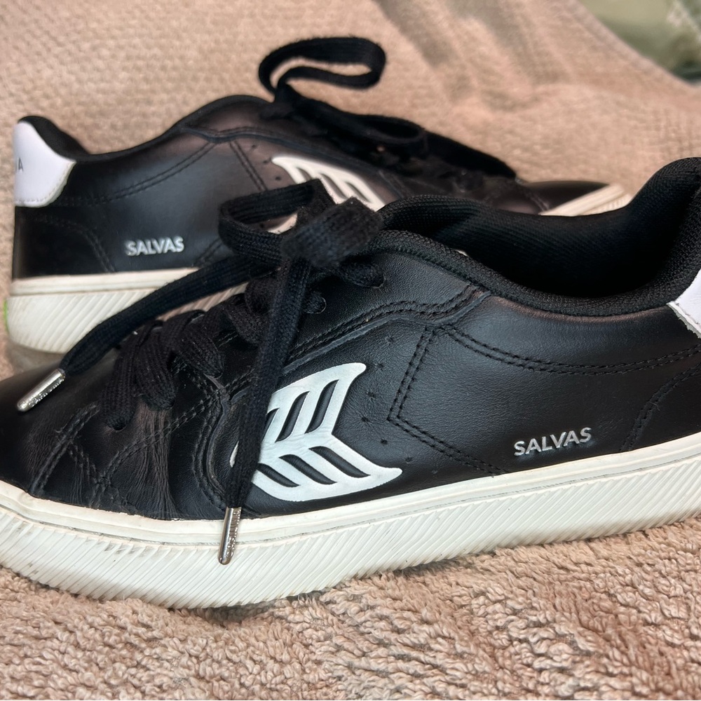 Cariuma Sustainable & Stylish Unisex Sneakers - Salvas Collection Skater Shoe